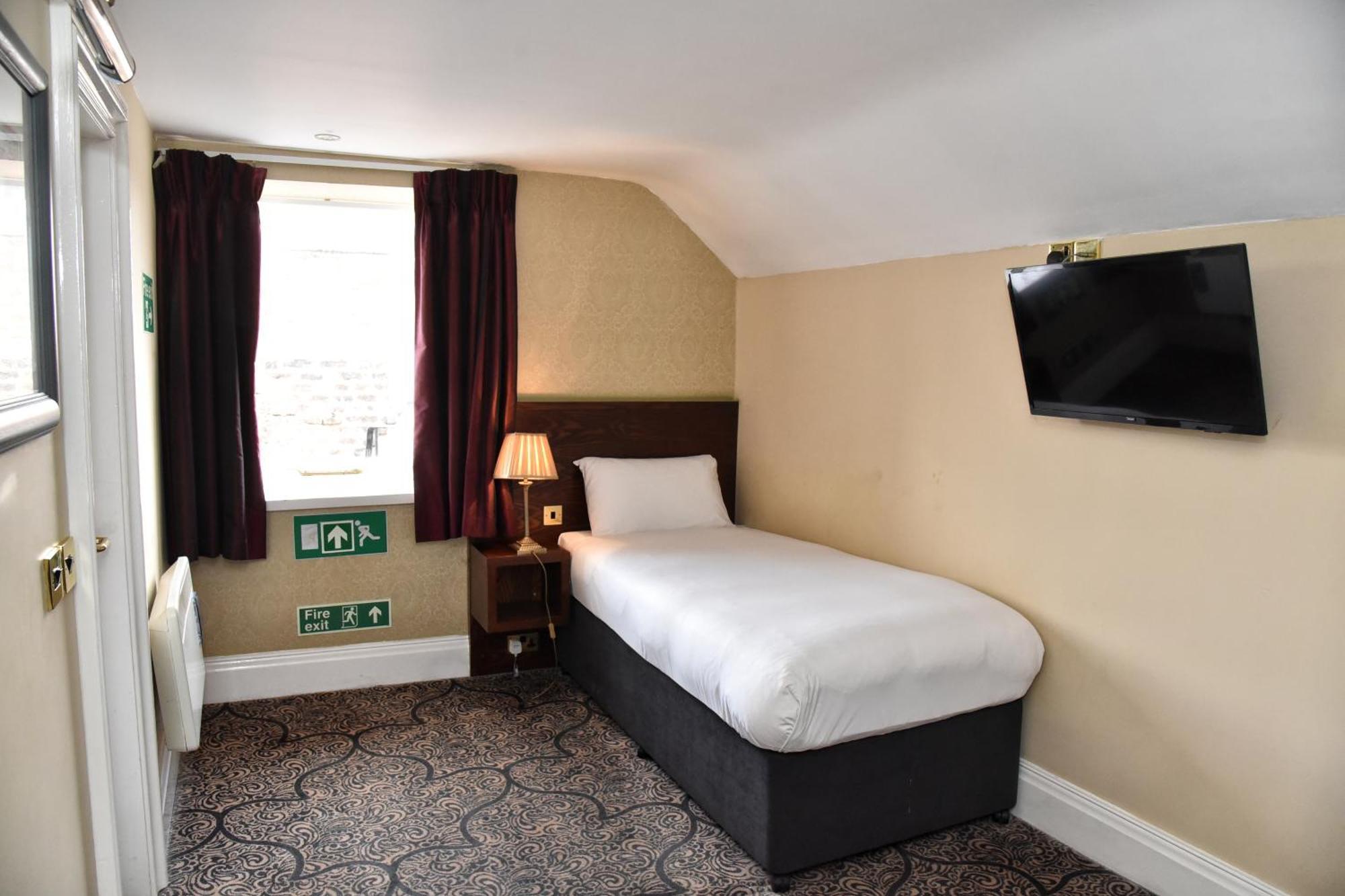 The Castle Hotel Wetherspoon Ruthin Exteriér fotografie
