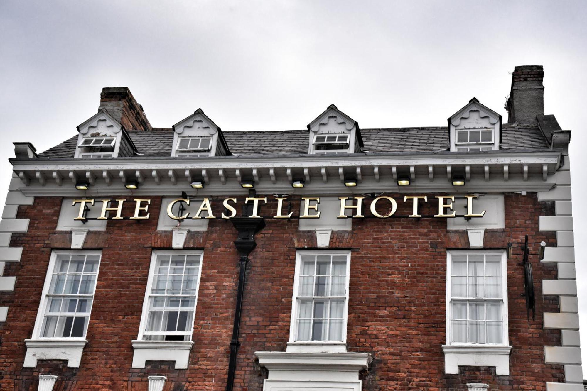The Castle Hotel Wetherspoon Ruthin Exteriér fotografie