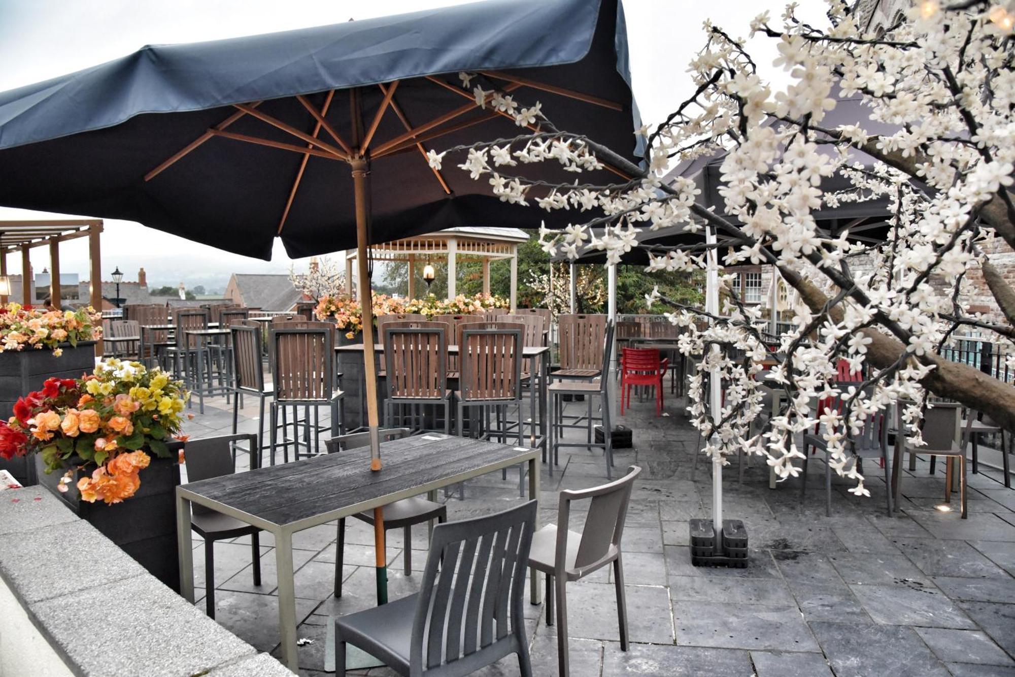 The Castle Hotel Wetherspoon Ruthin Exteriér fotografie