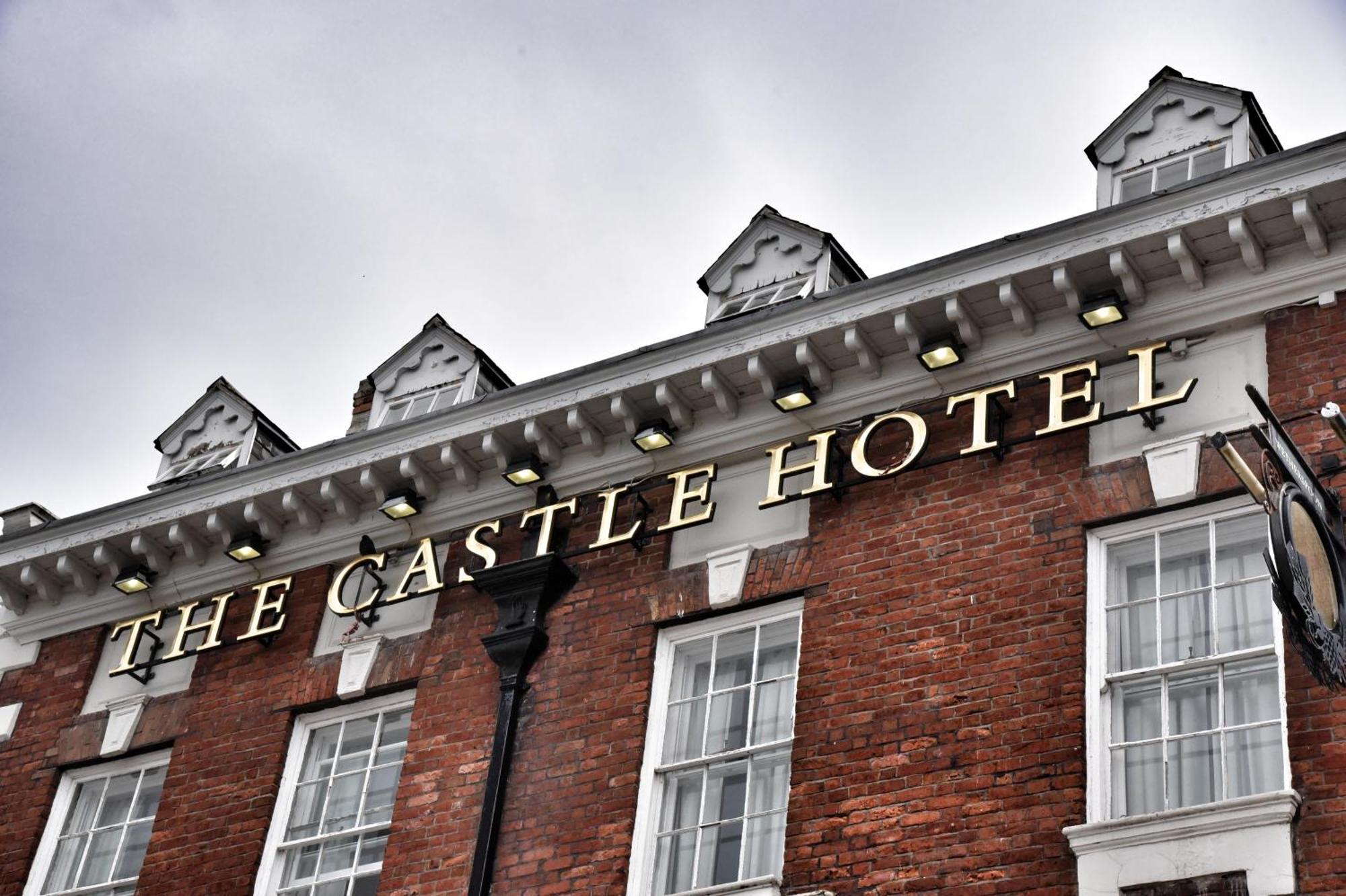 The Castle Hotel Wetherspoon Ruthin Exteriér fotografie