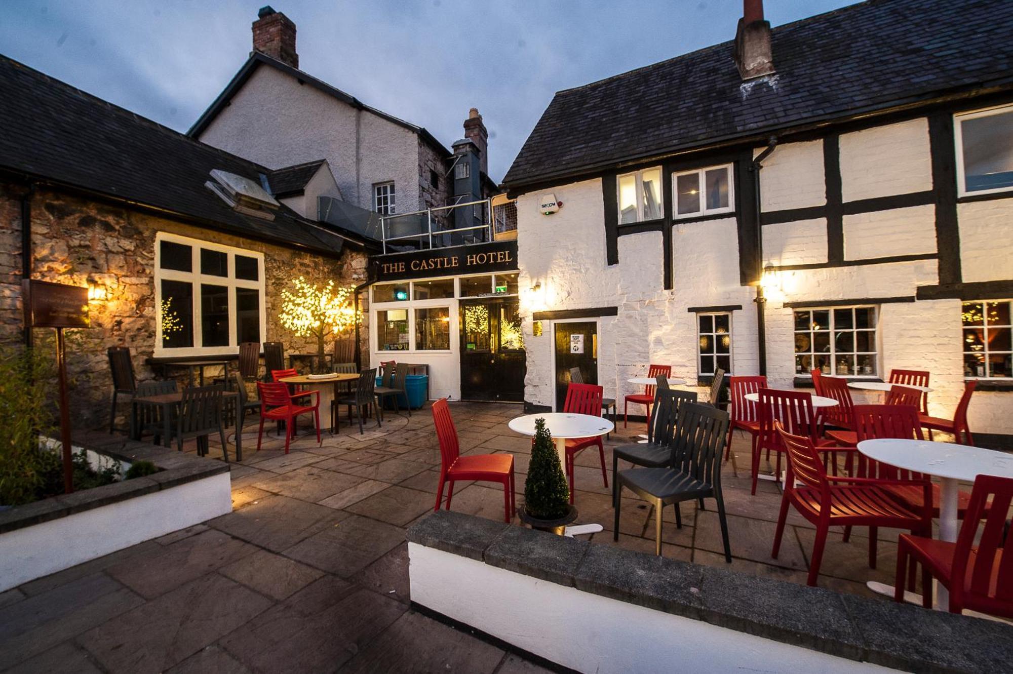 The Castle Hotel Wetherspoon Ruthin Exteriér fotografie