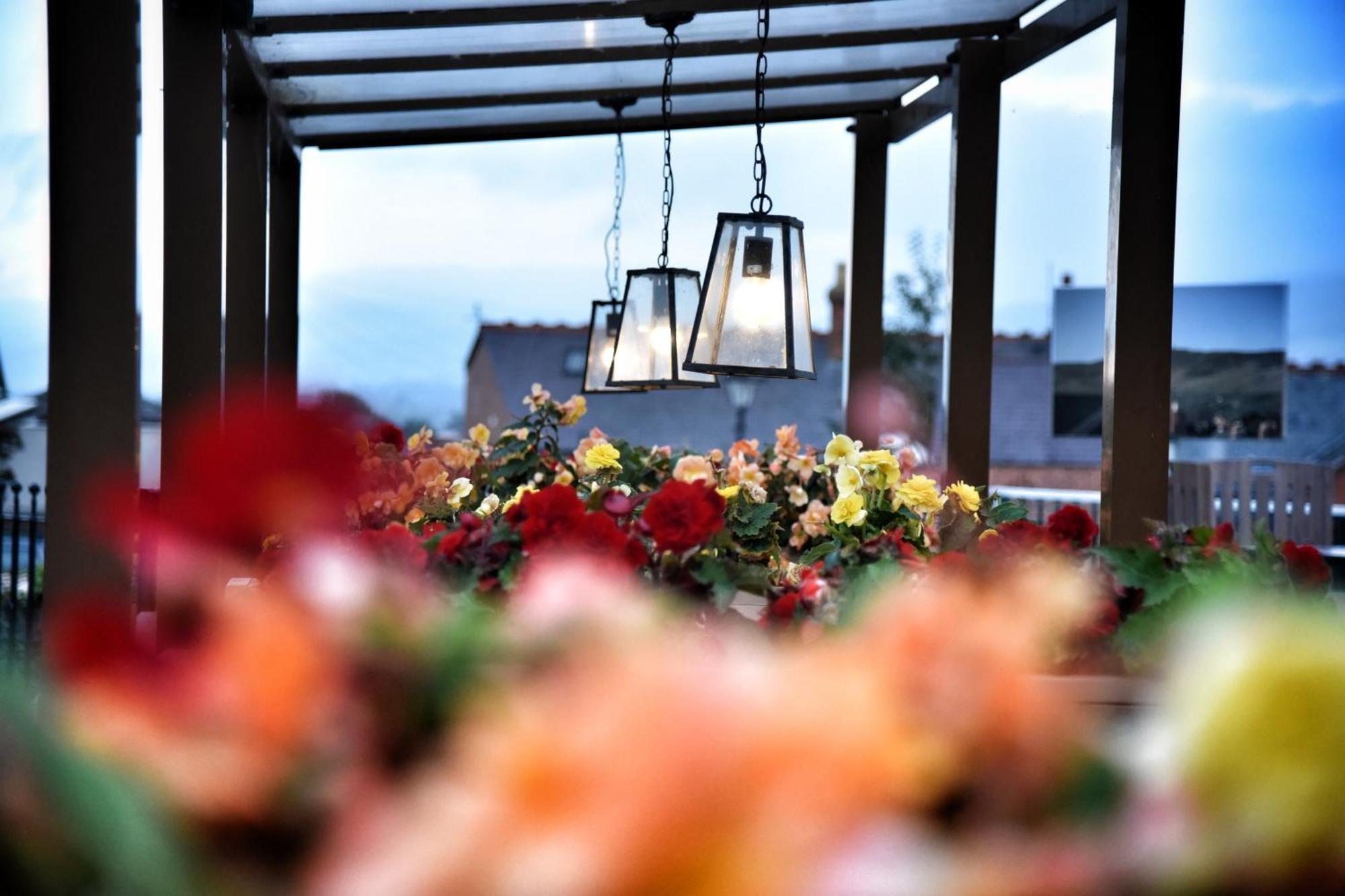 The Castle Hotel Wetherspoon Ruthin Exteriér fotografie