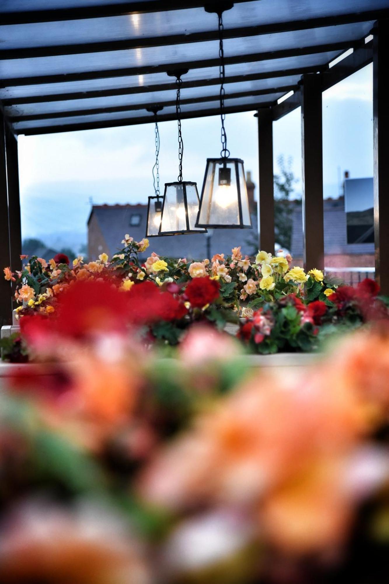 The Castle Hotel Wetherspoon Ruthin Exteriér fotografie