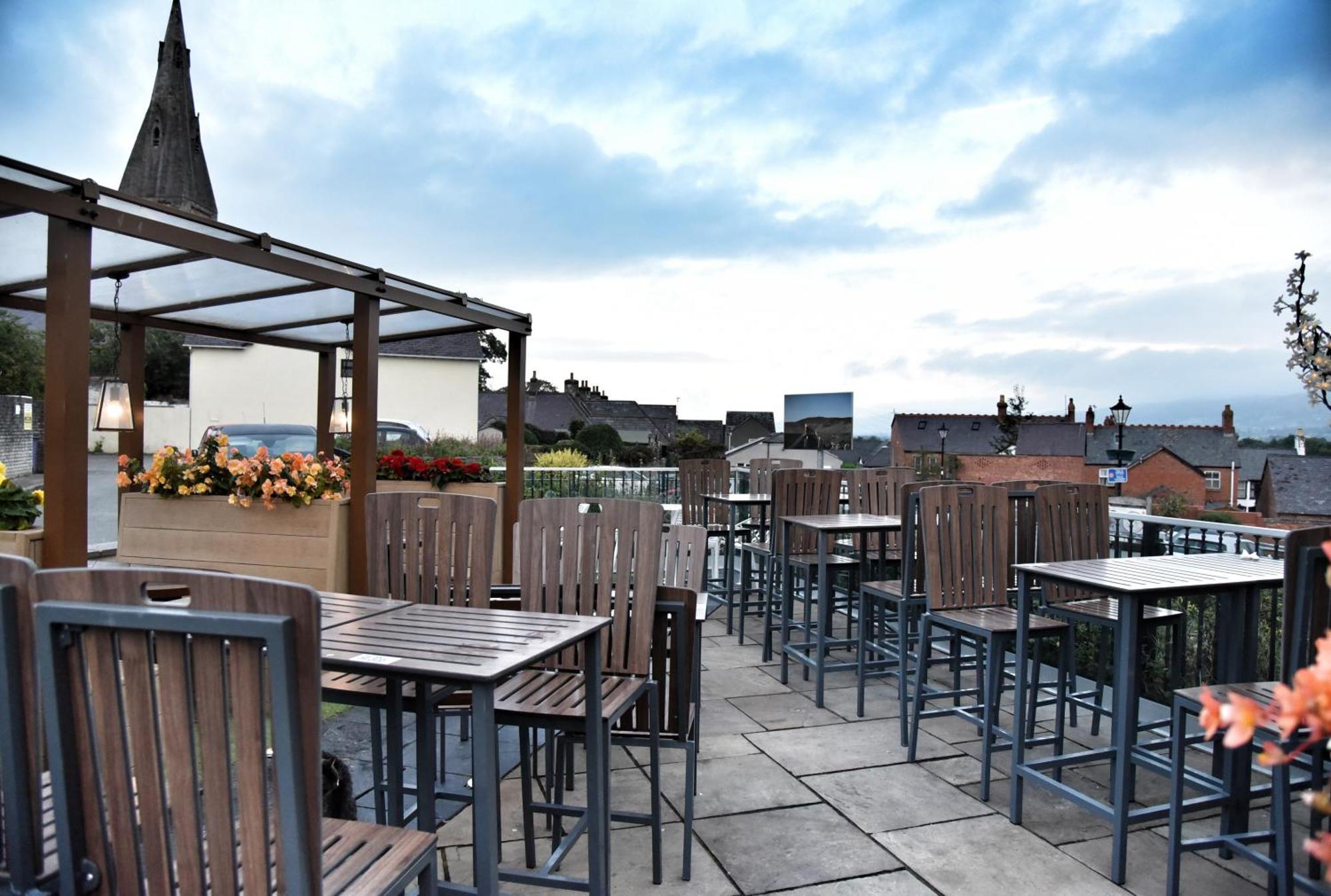 The Castle Hotel Wetherspoon Ruthin Exteriér fotografie