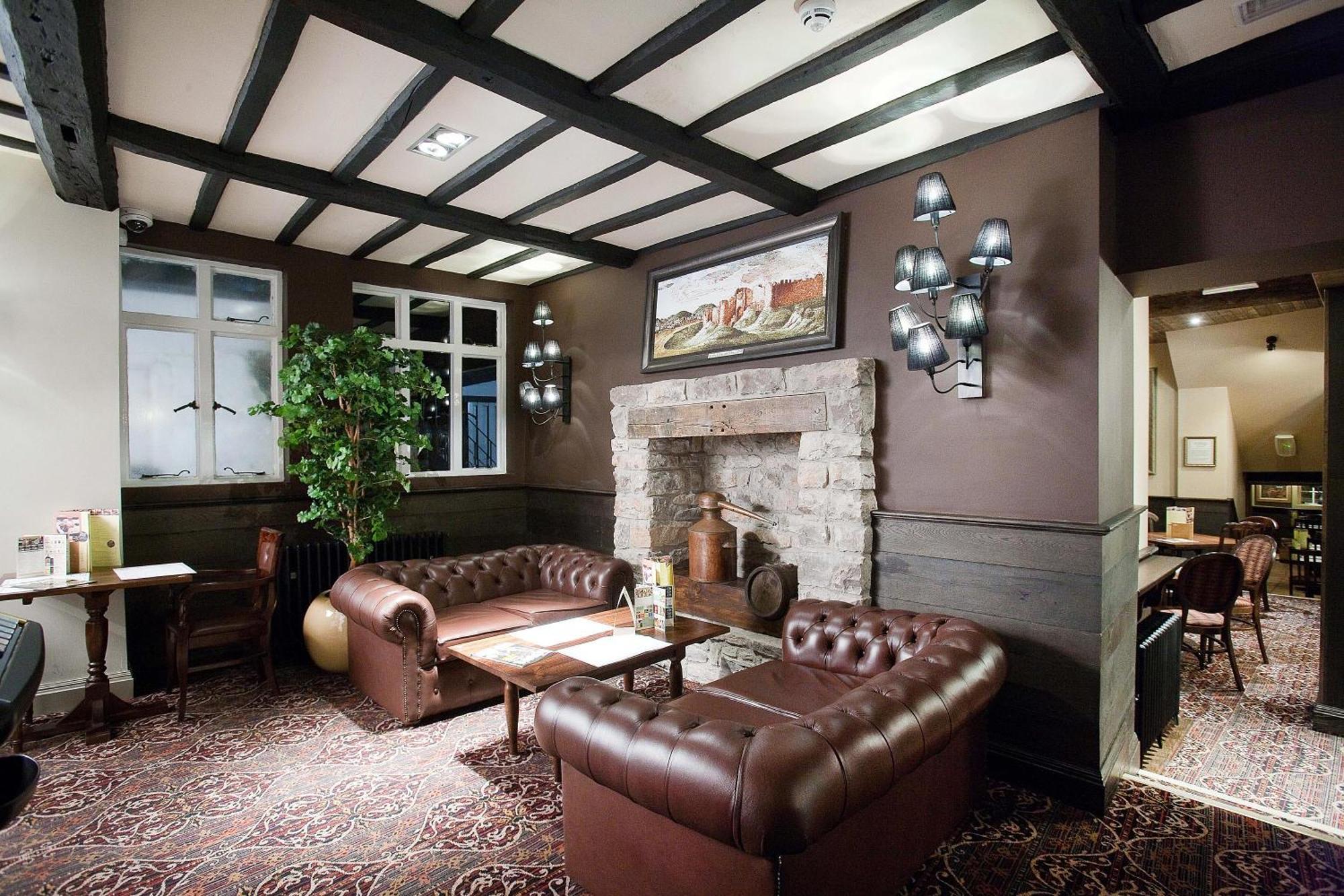 The Castle Hotel Wetherspoon Ruthin Exteriér fotografie