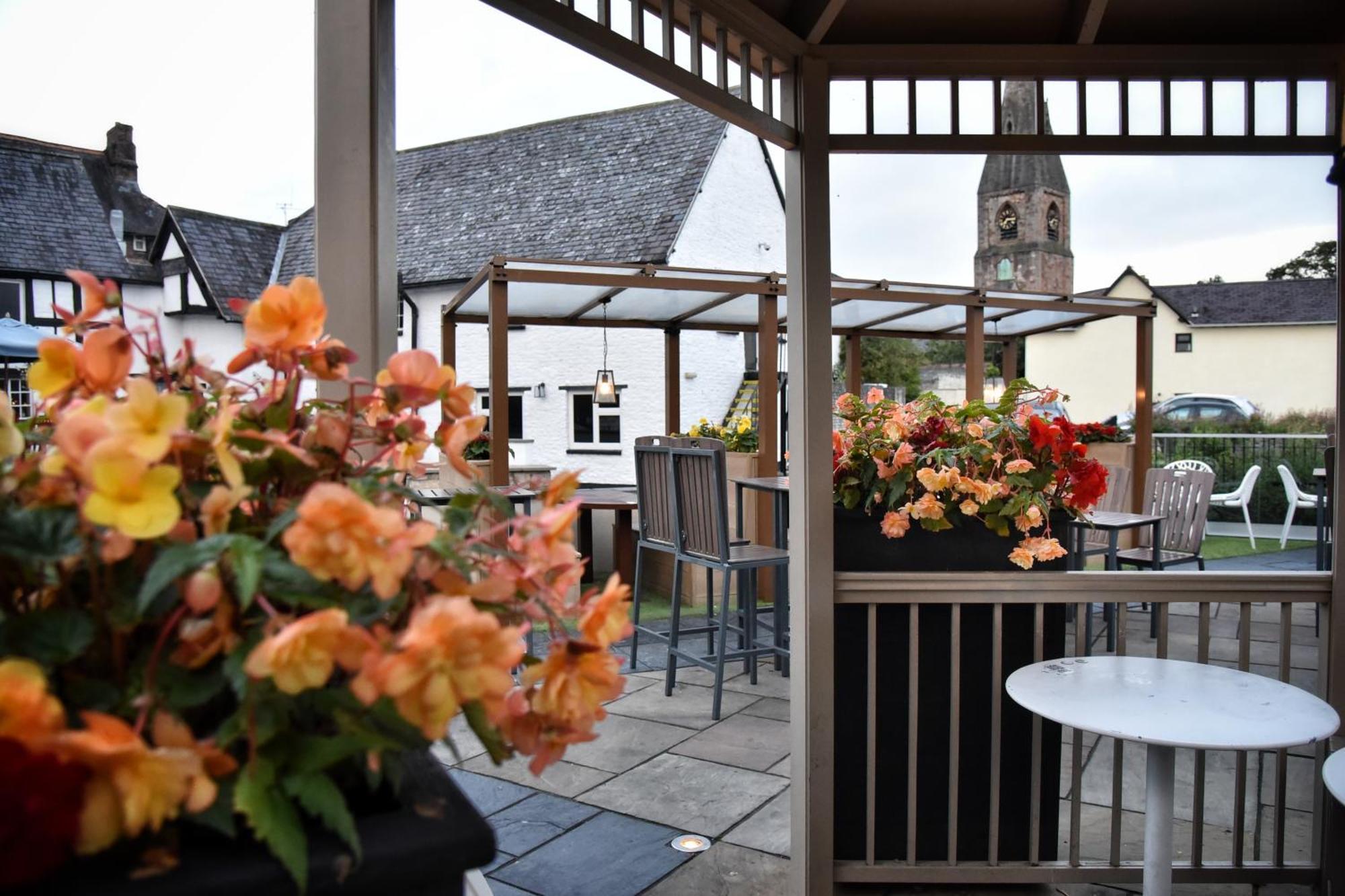 The Castle Hotel Wetherspoon Ruthin Exteriér fotografie