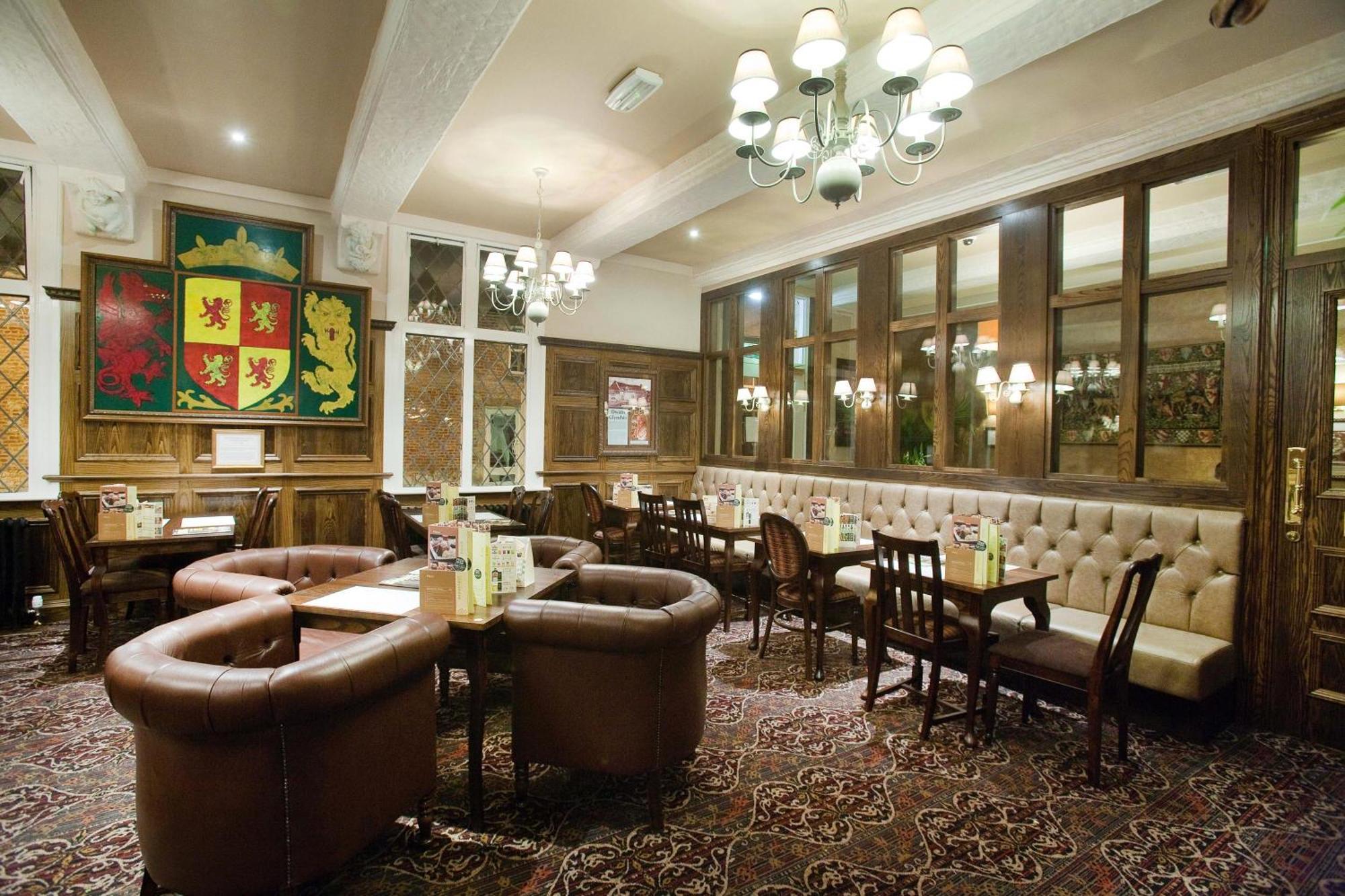 The Castle Hotel Wetherspoon Ruthin Exteriér fotografie