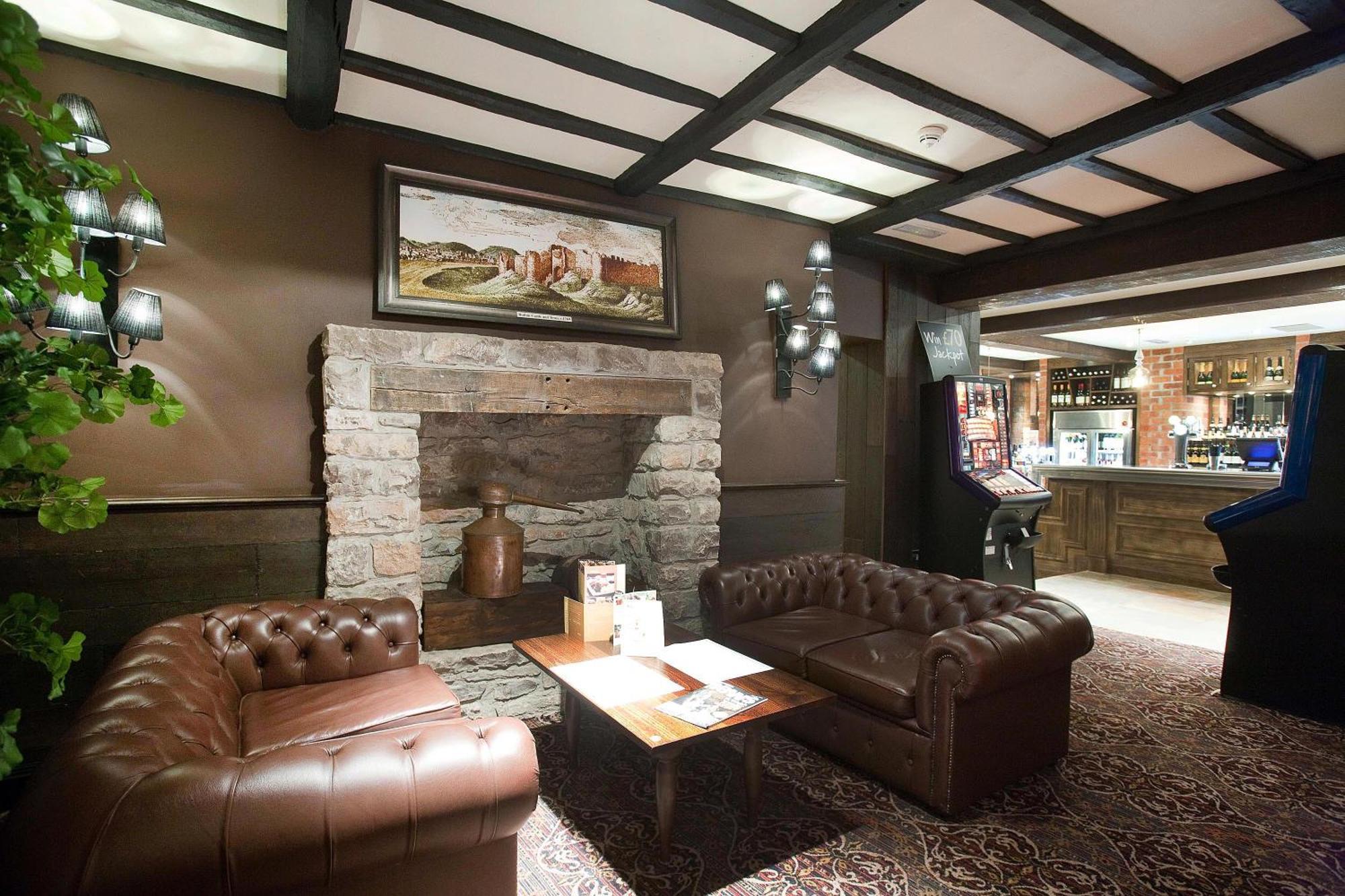 The Castle Hotel Wetherspoon Ruthin Exteriér fotografie