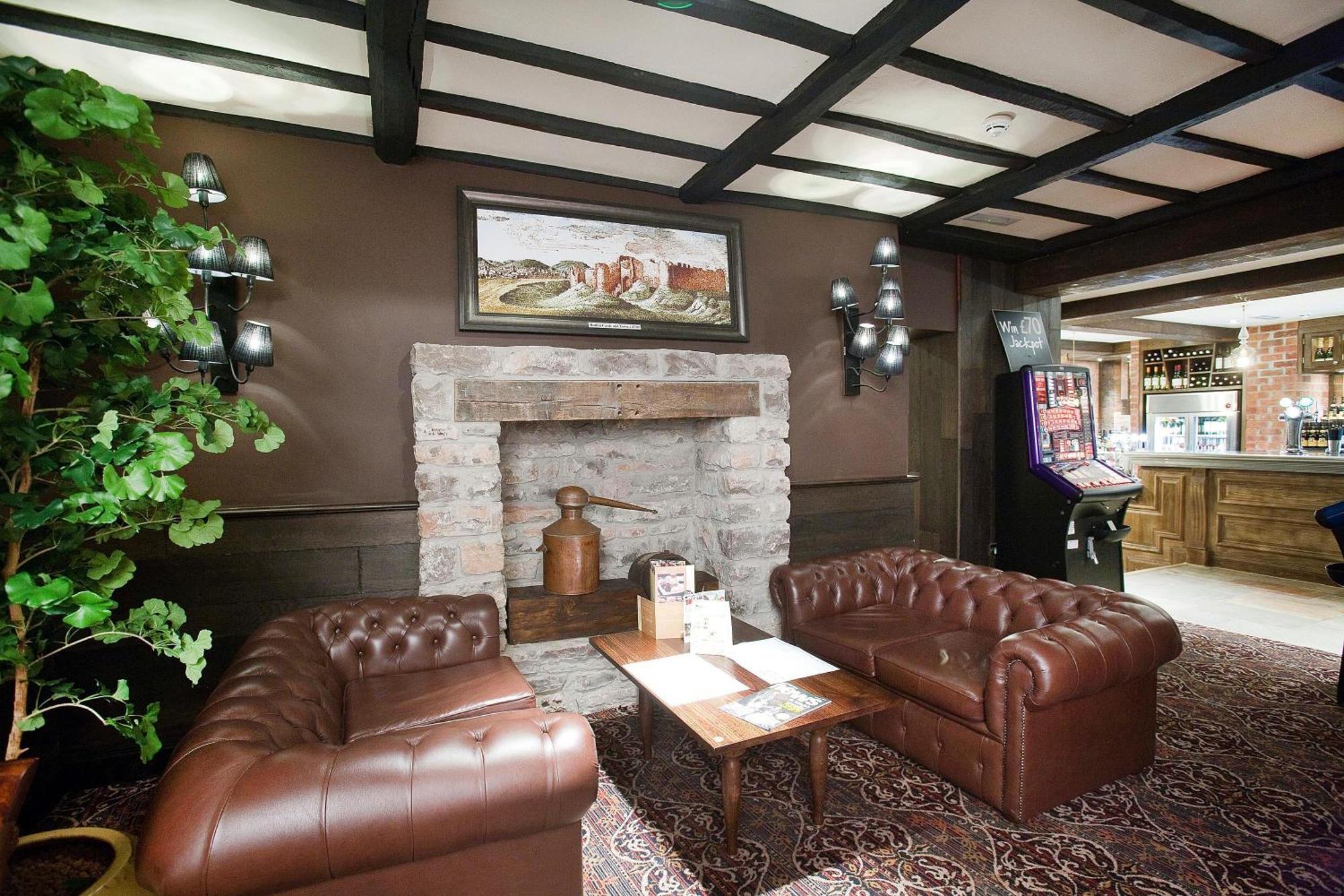 The Castle Hotel Wetherspoon Ruthin Exteriér fotografie