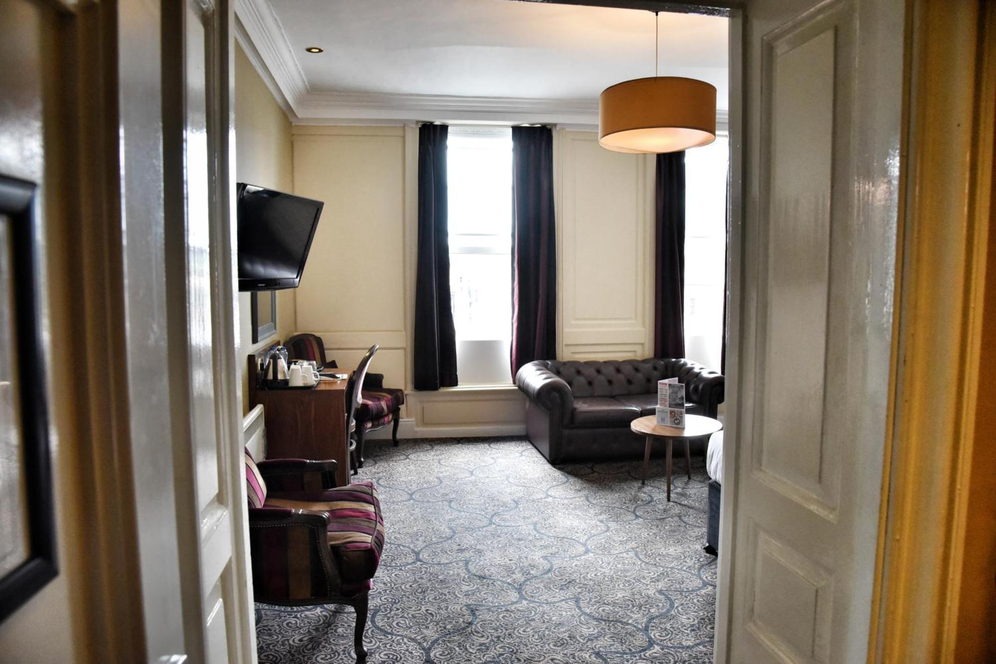 The Castle Hotel Wetherspoon Ruthin Exteriér fotografie